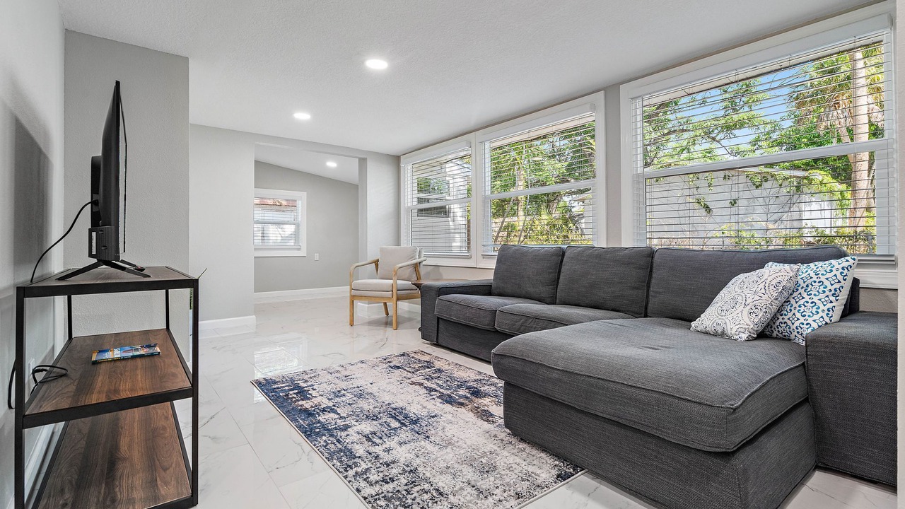 Photo of Livingroom in South Pinellas Community Council