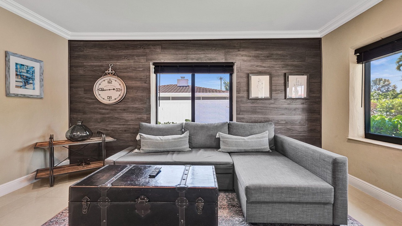 Photo of Livingroom in Lake Ridge