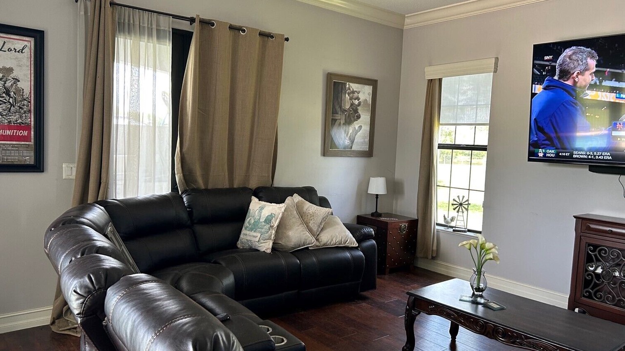 Photo of Livingroom in Okeechobee