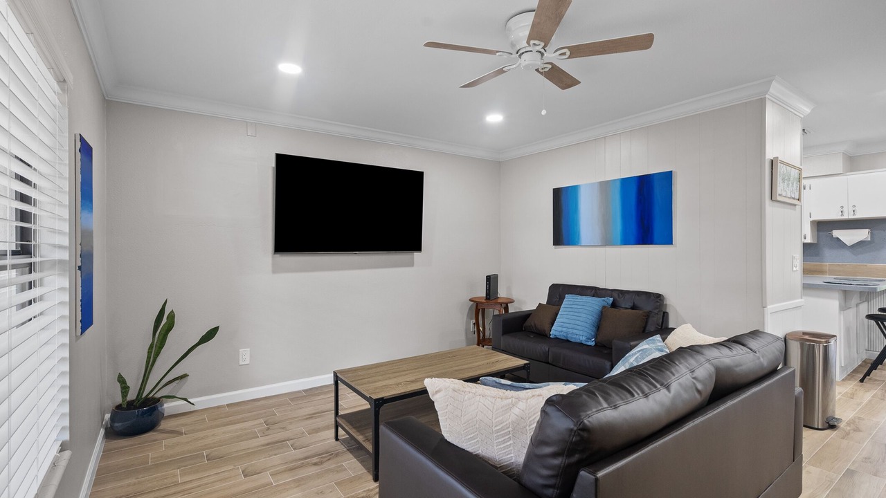 Photo of Livingroom in Lakewood Park