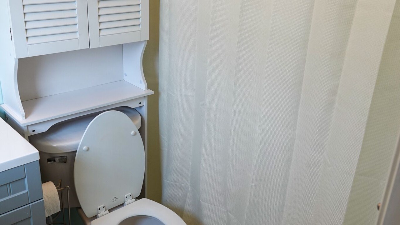 Photo of Bathroom in Marineland Acres