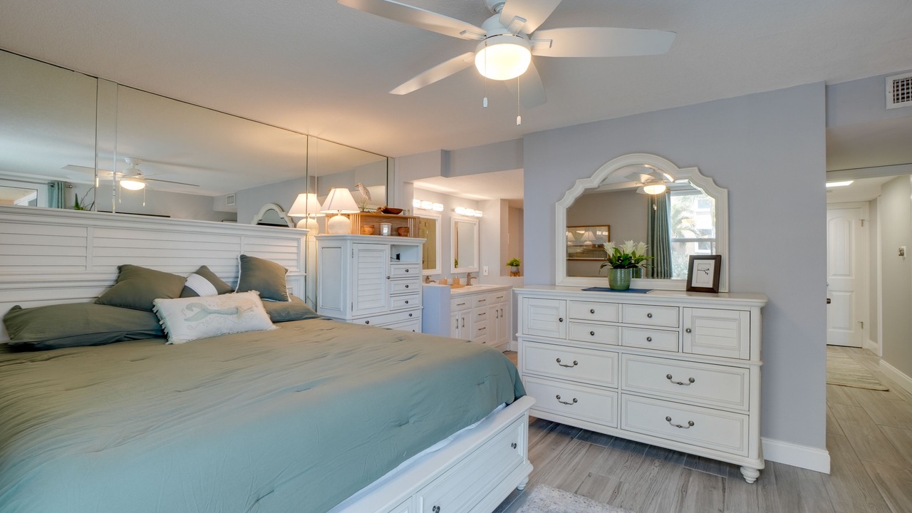 Photo of Bedroom in Redington Beach
