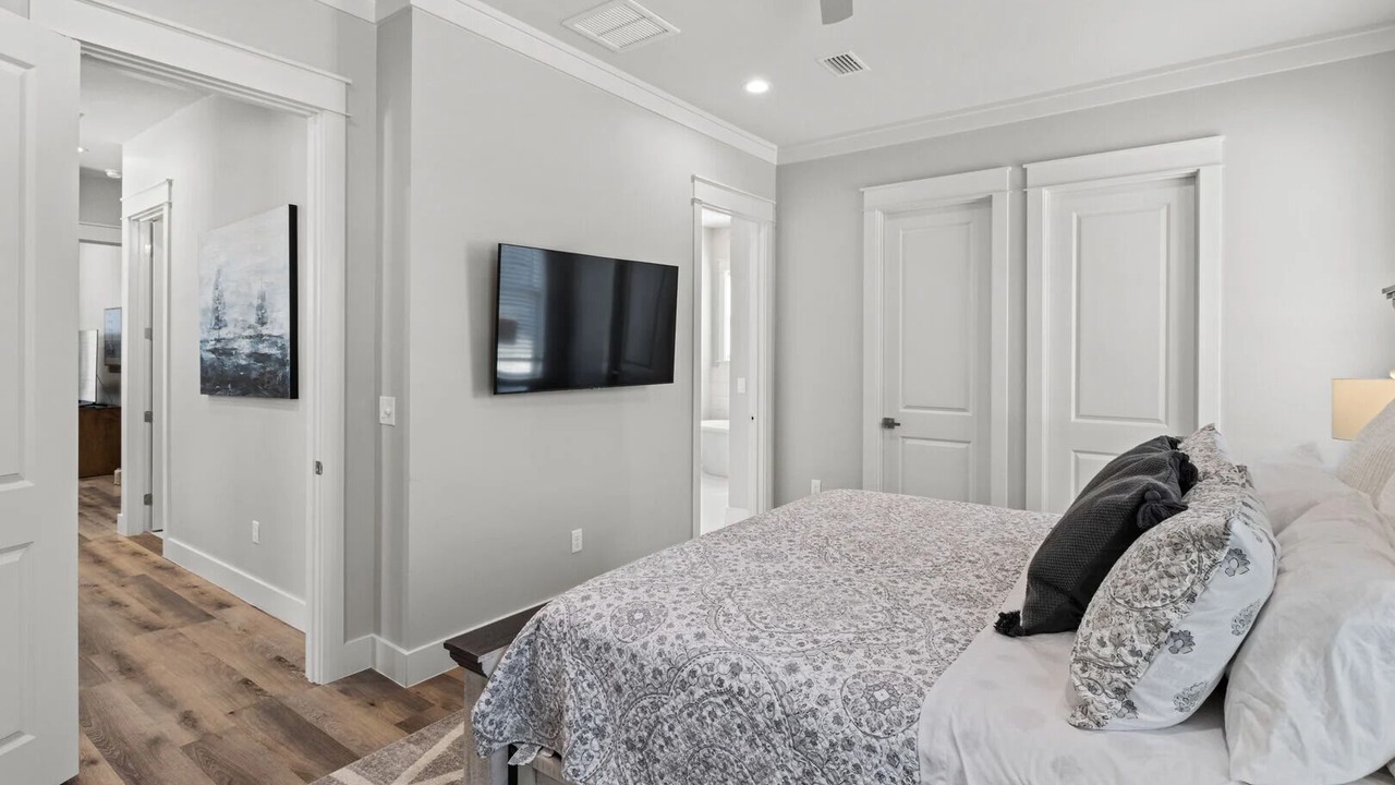 Photo of Bedroom in Lakeside at Blue Mountain Beach