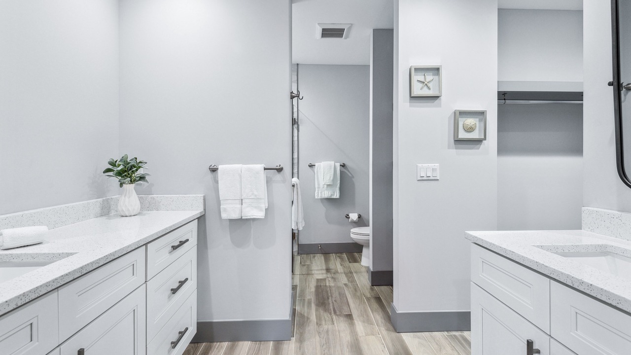 Photo of Bathroom in Poiciana Park II