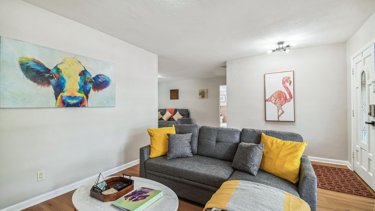 Photo of Livingroom in Oakford Park