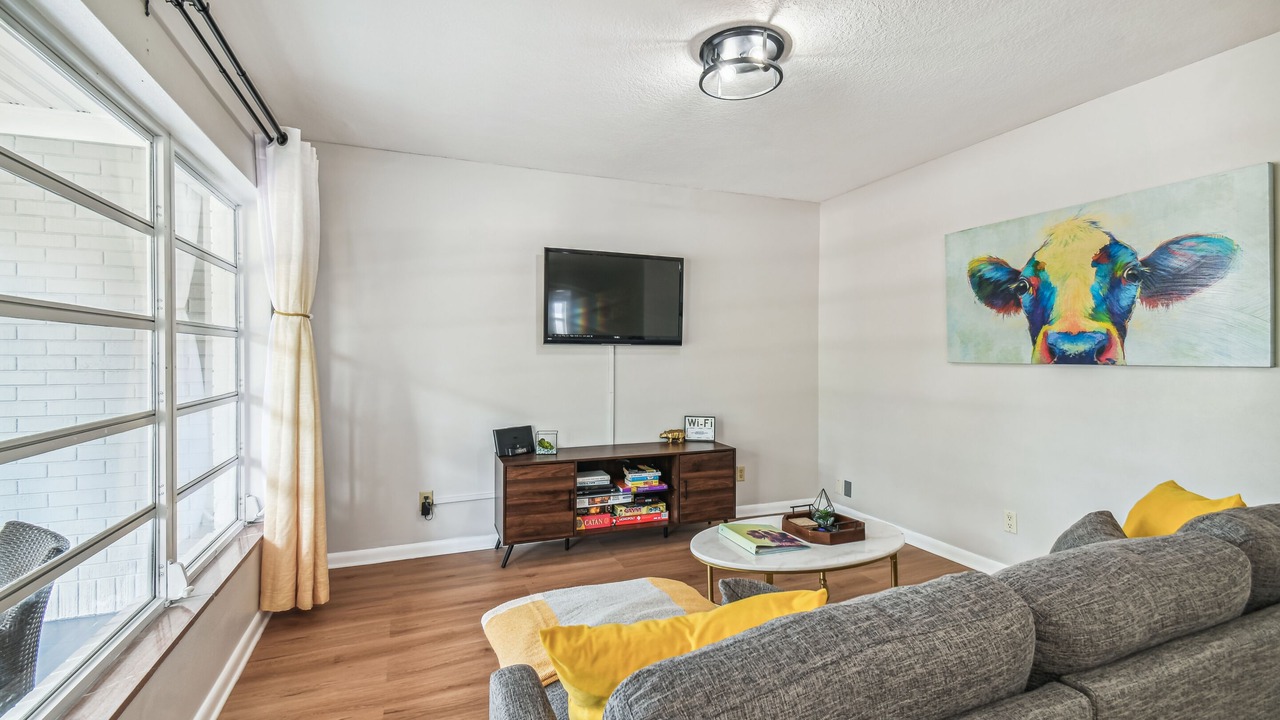 Photo of Livingroom in Oakford Park