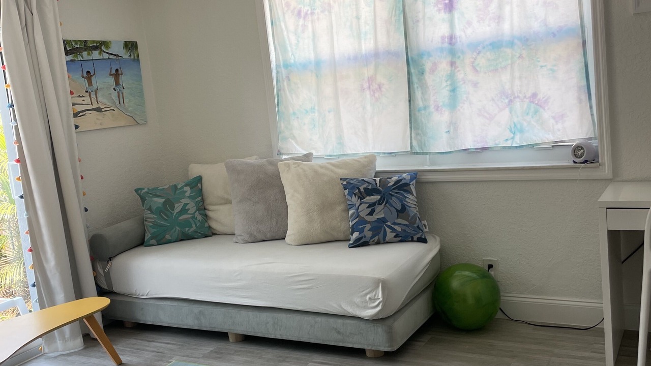 Photo of Livingroom in Old Northwood Historic District
