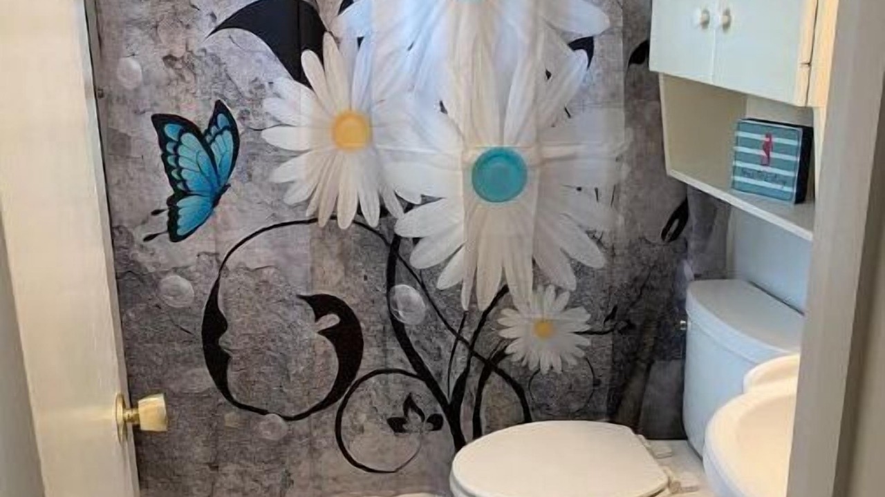 Photo of Bathroom in Scenic Heights