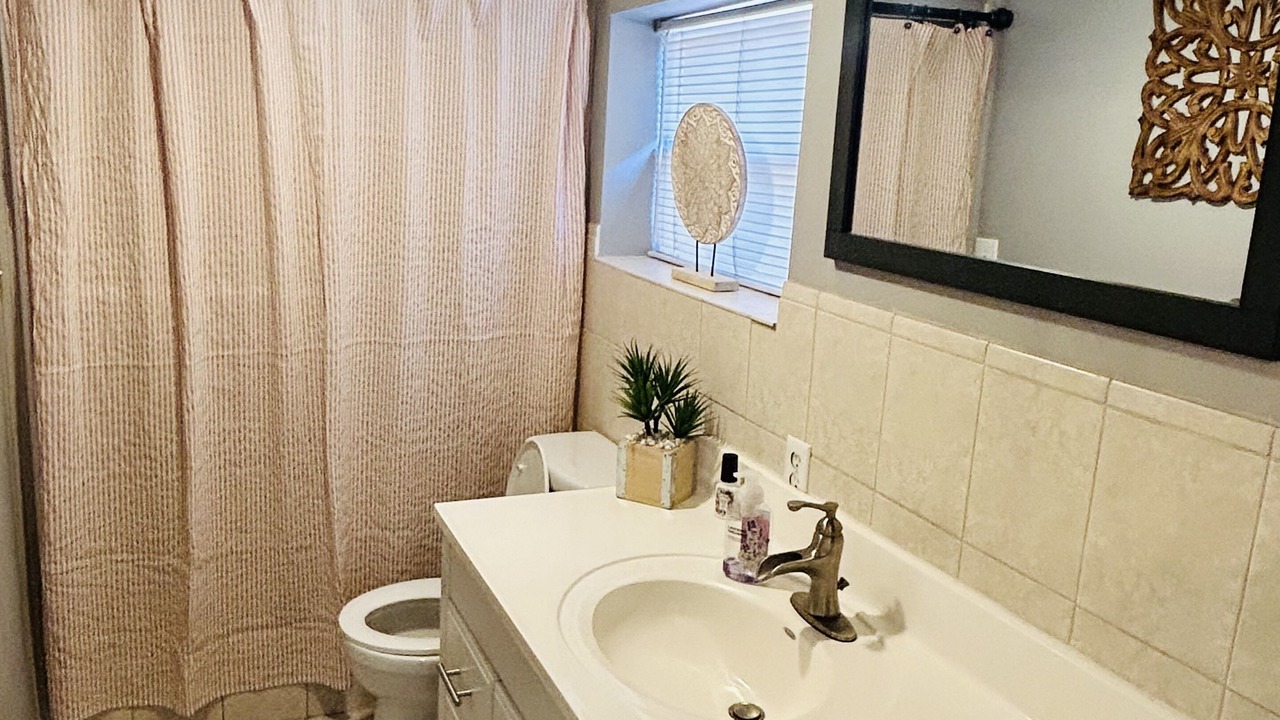 Photo of Bathroom in United Central