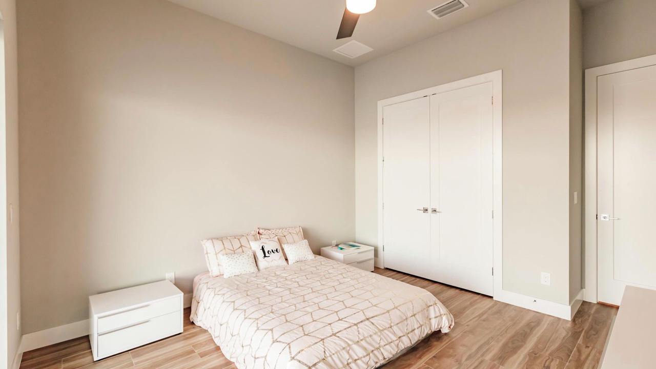 Photo of Bedroom in Eight Lakes