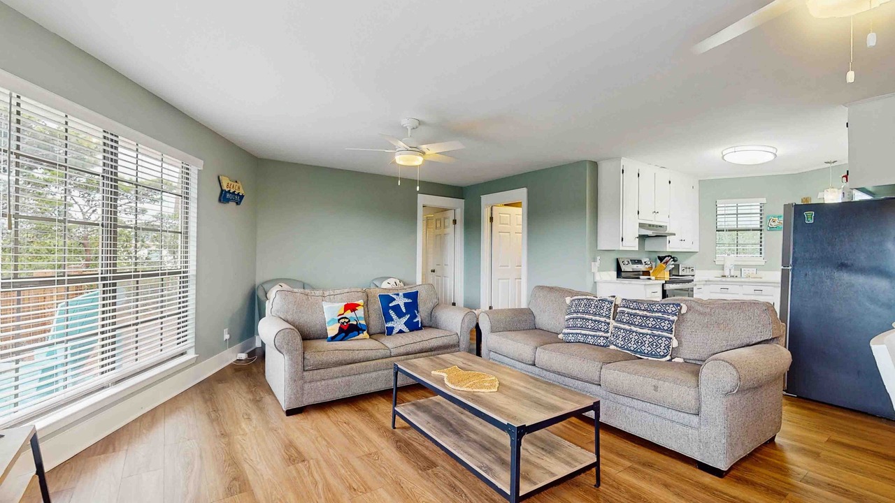 Photo of Livingroom in Surf Side Shores
