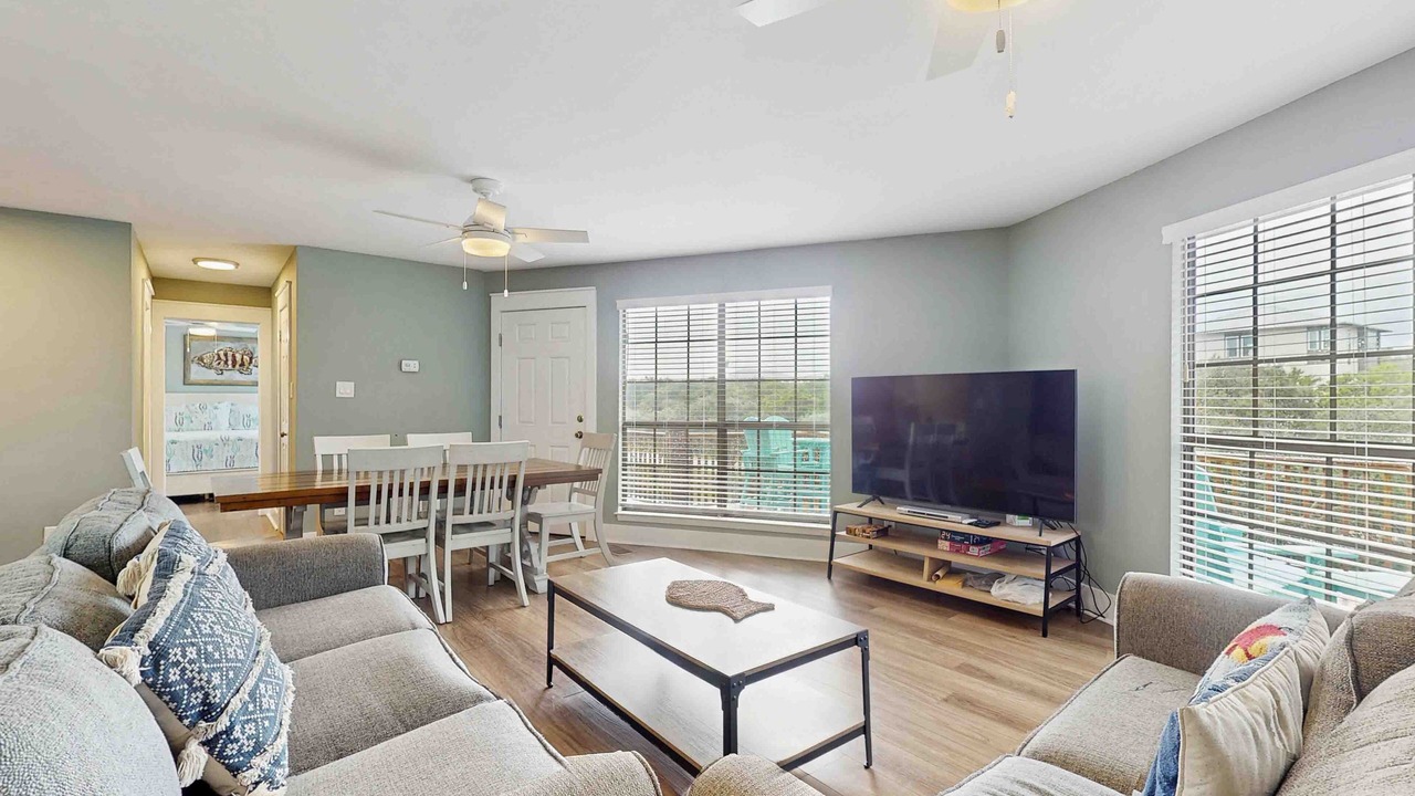 Photo of Livingroom in Surf Side Shores
