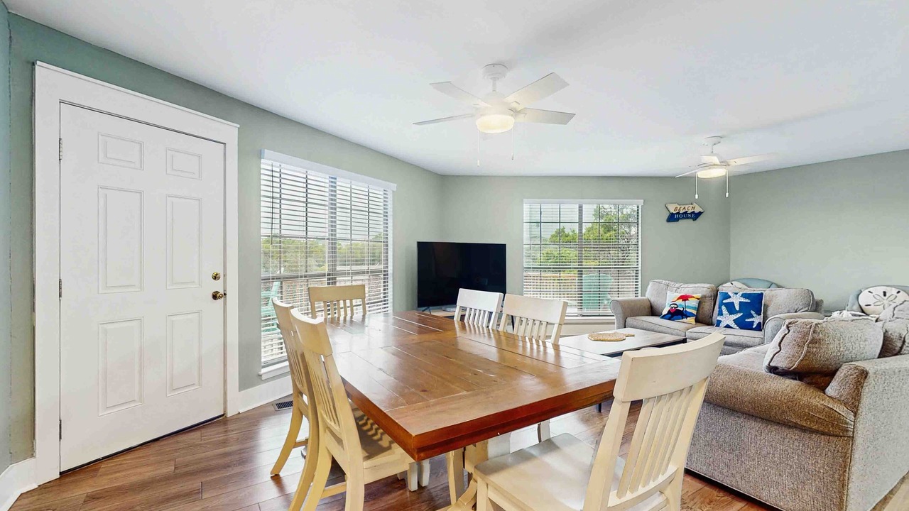 Photo of Livingroom in Surf Side Shores