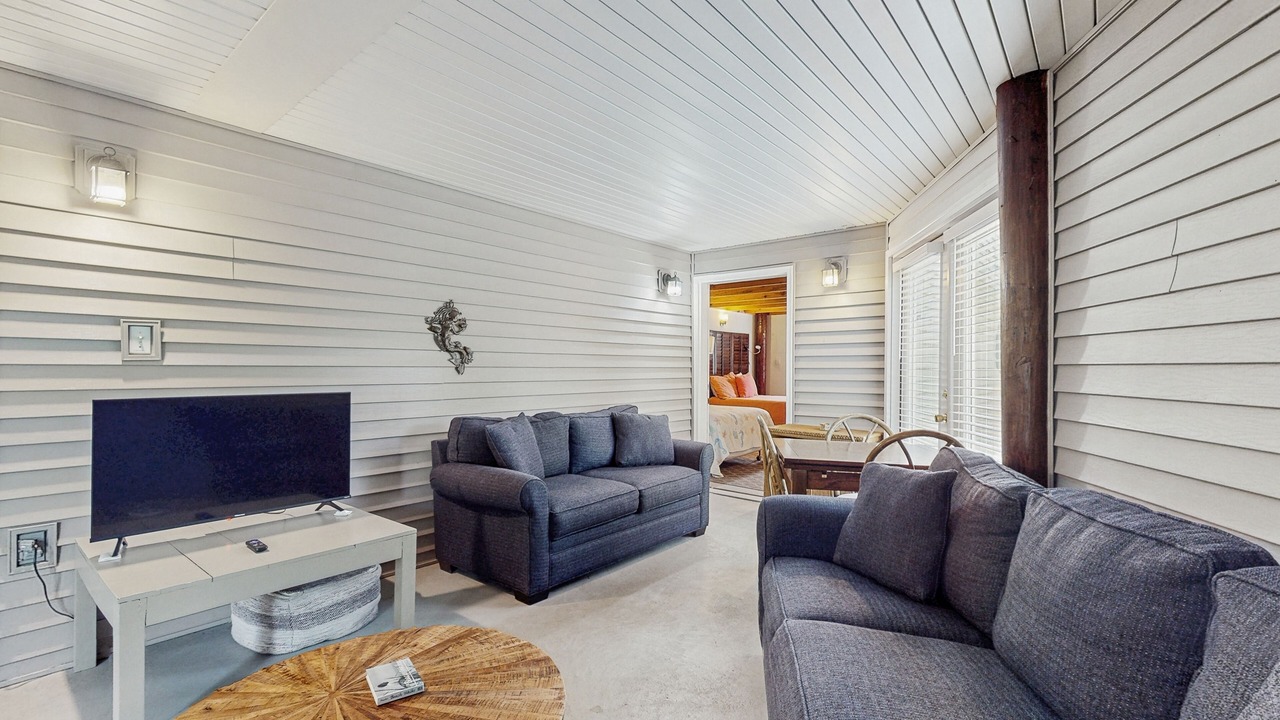 Photo of Livingroom in Surf Side Shores