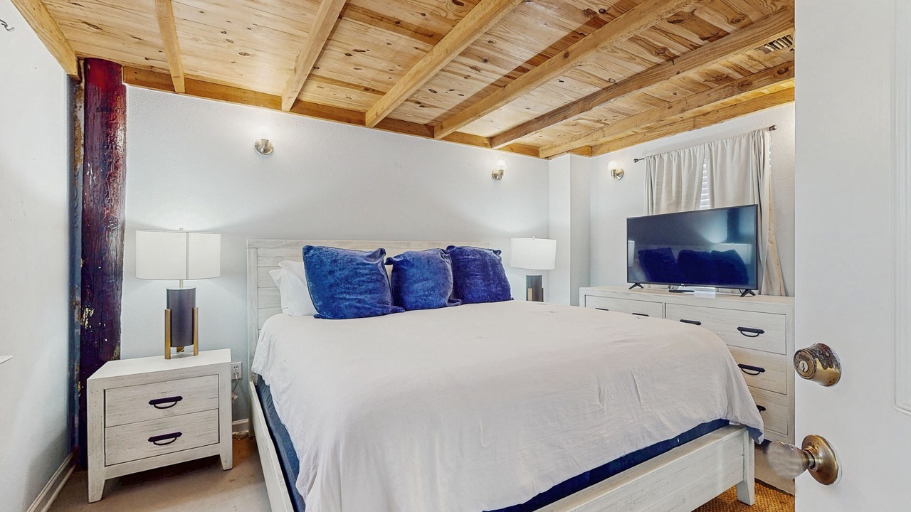 Photo of Bedroom in Surf Side Shores