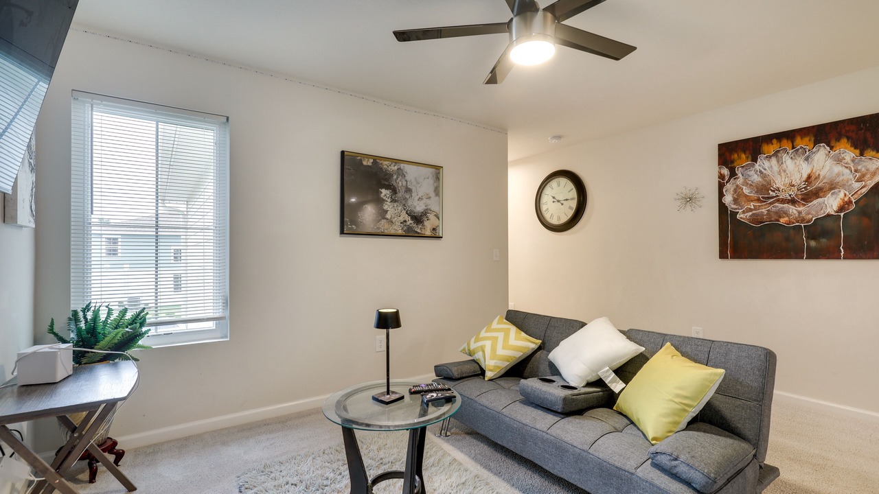 Photo of Livingroom in Seffner Community Alliance