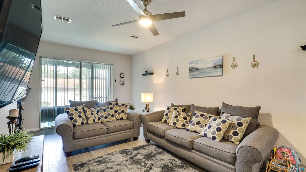 Photo of Livingroom in Seffner Community Alliance
