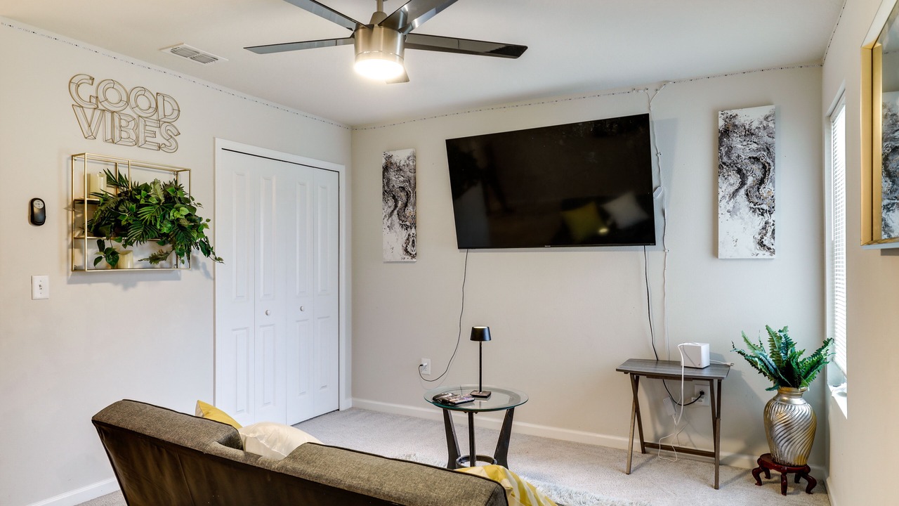 Photo of Livingroom in Seffner Community Alliance