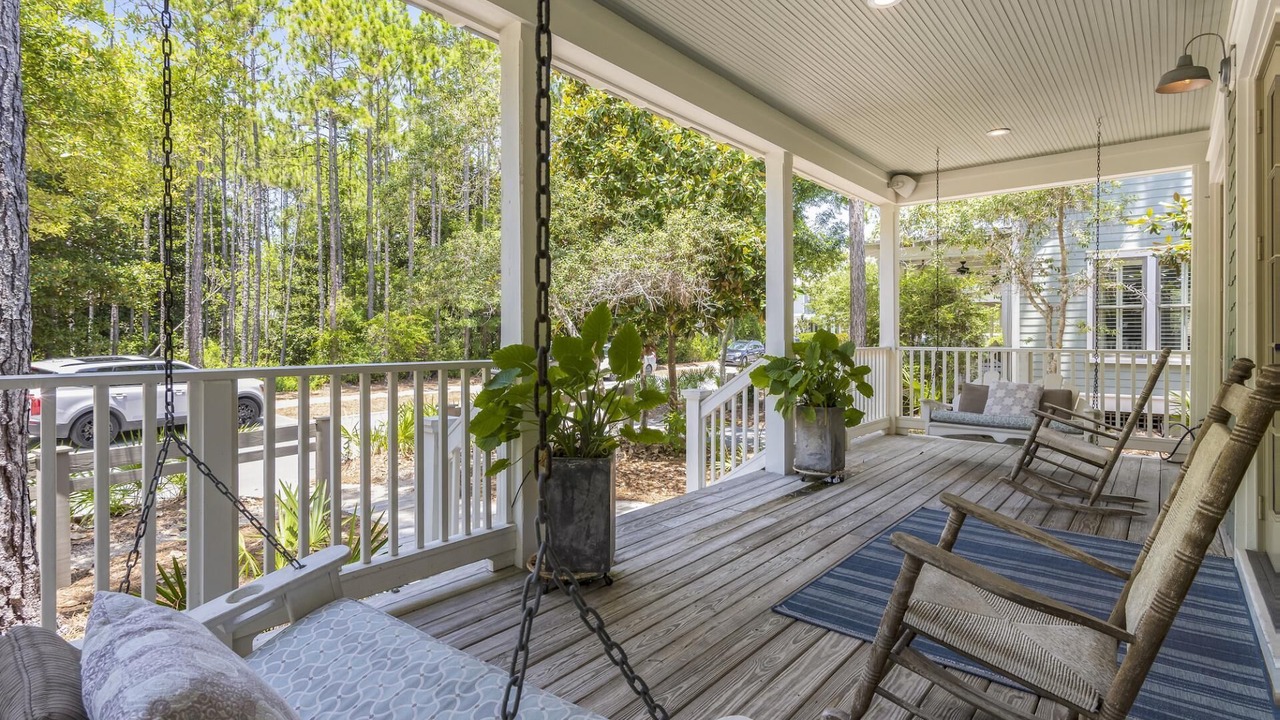 Photo of Patio Balcony in Forest District