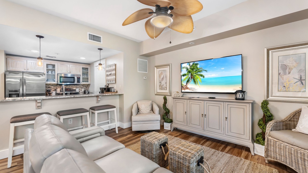 Photo of Livingroom in Baytowne Wharf