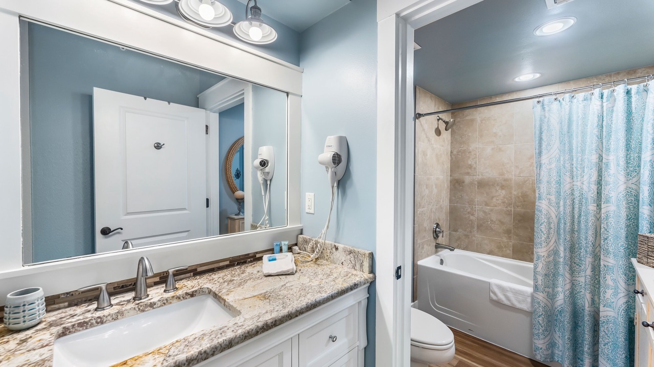 Photo of Bathroom in Baytowne Wharf