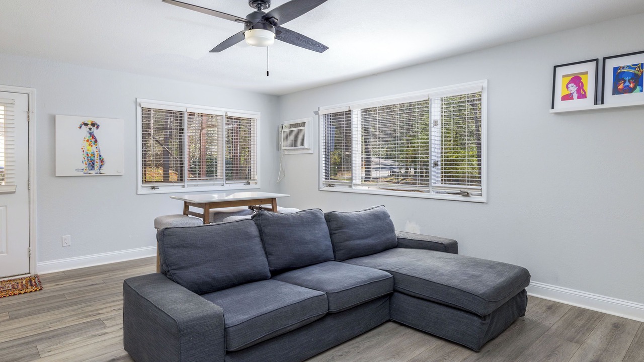Photo of Livingroom in Helen