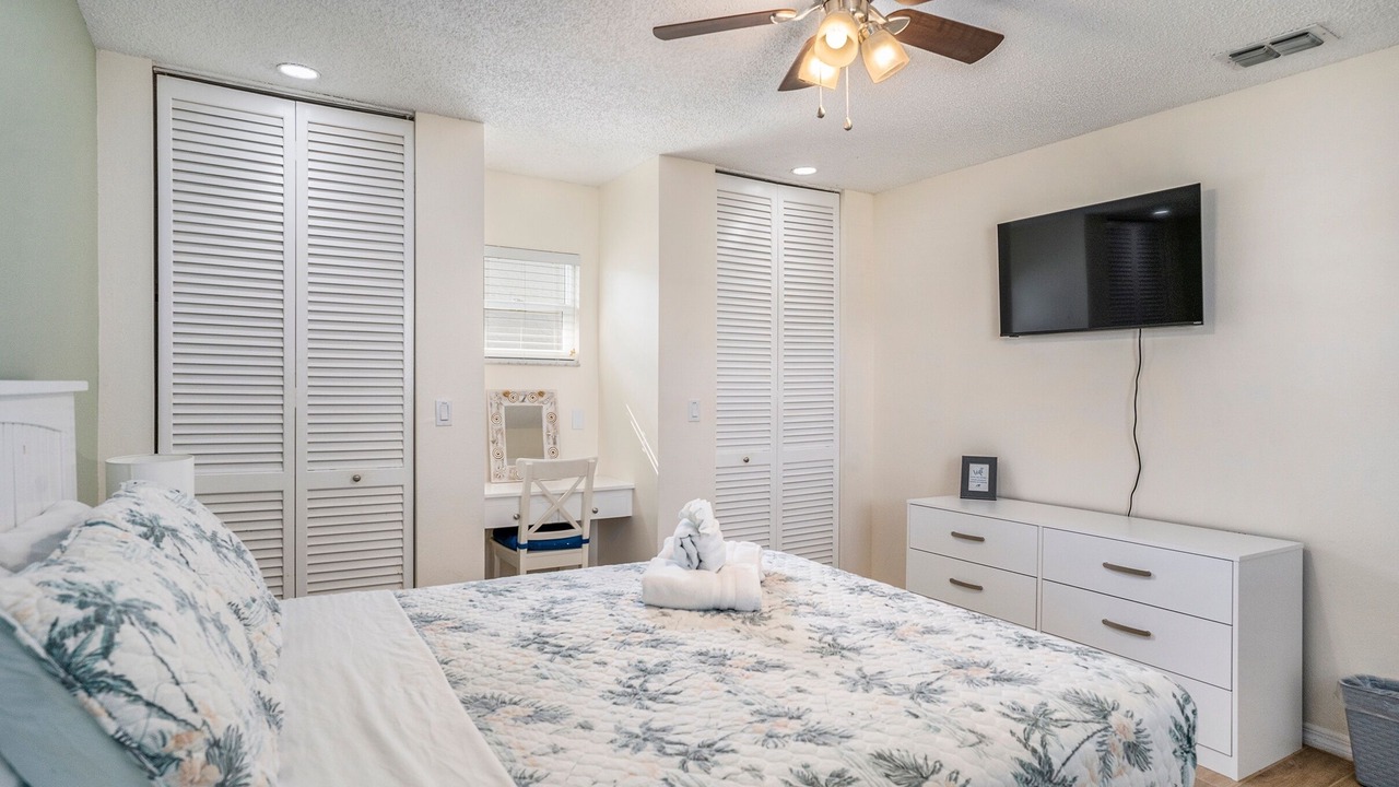 Photo of Bedroom in Bay Crest Park