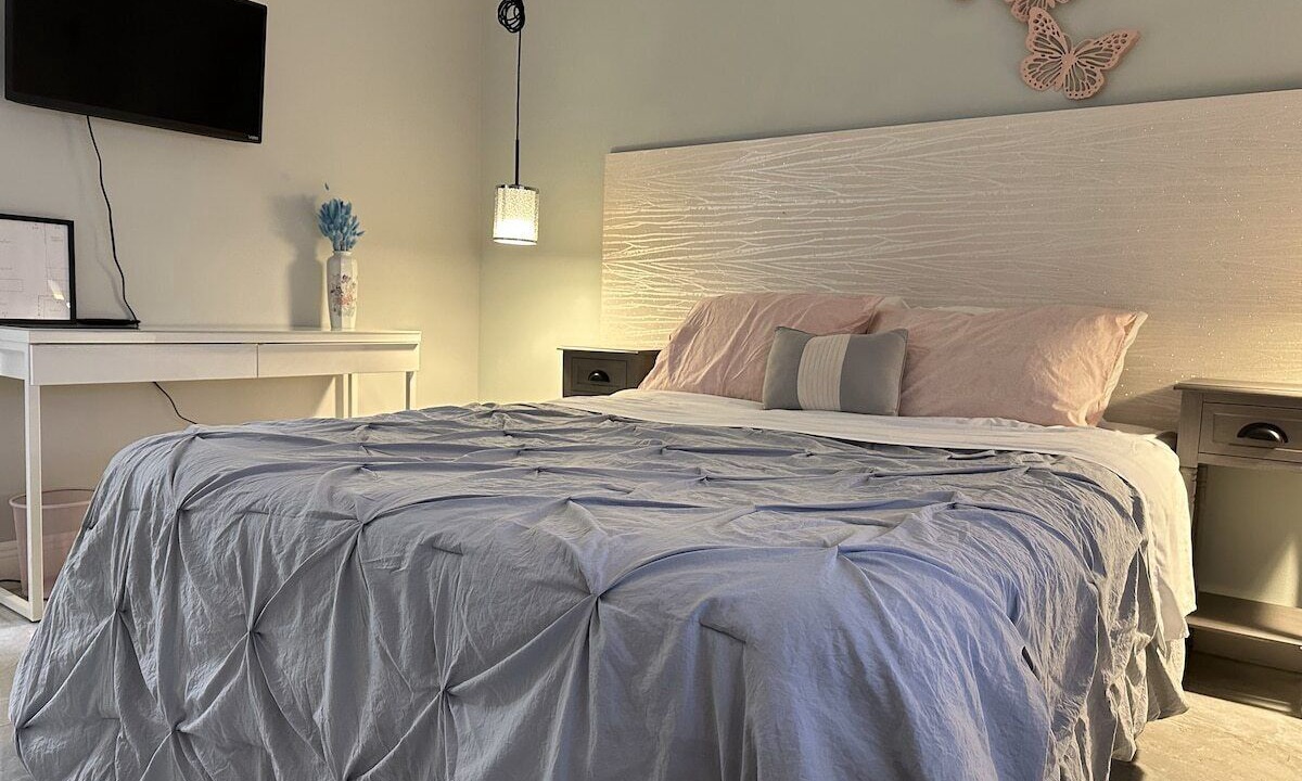 Photo of Bedroom in Survey Creek