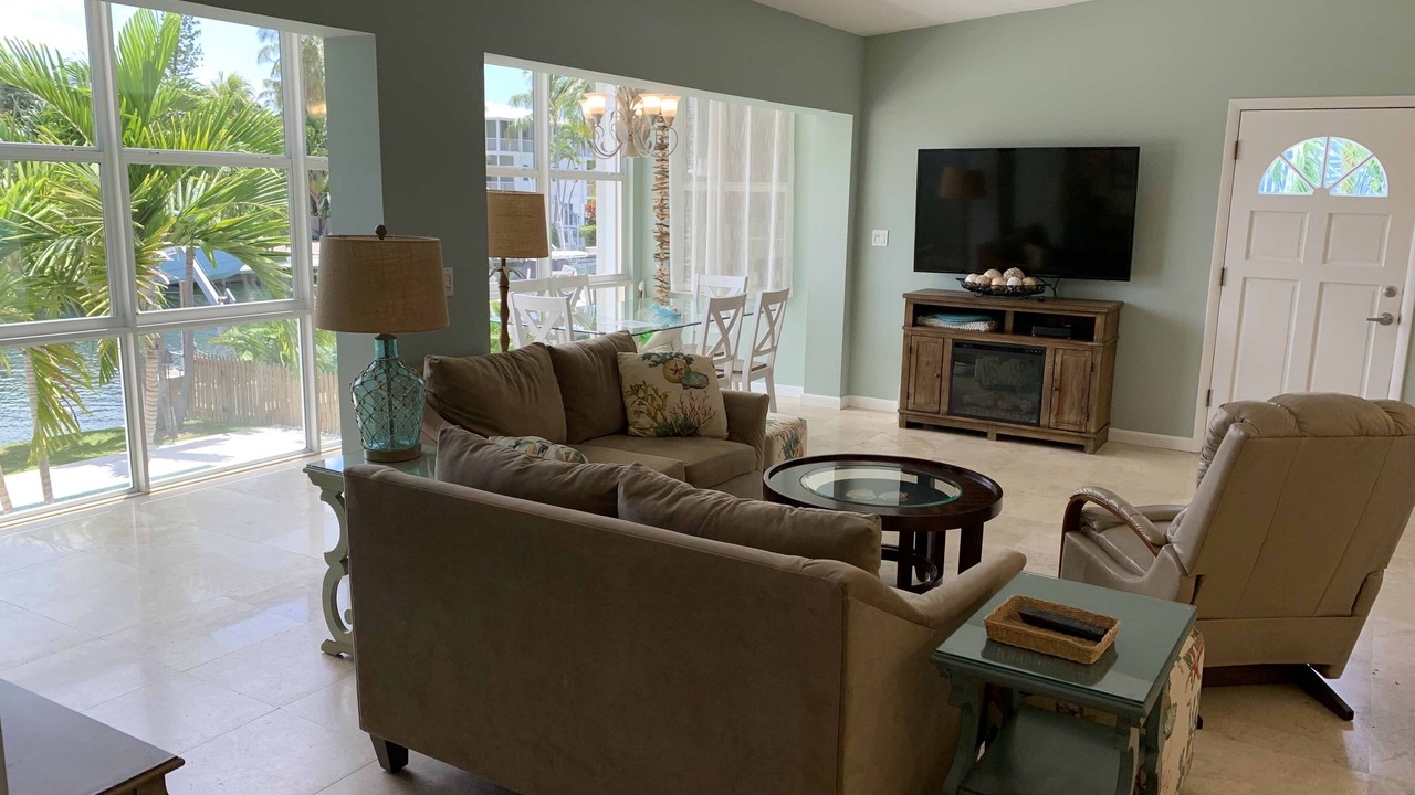 Photo of Livingroom in Venetian Shores