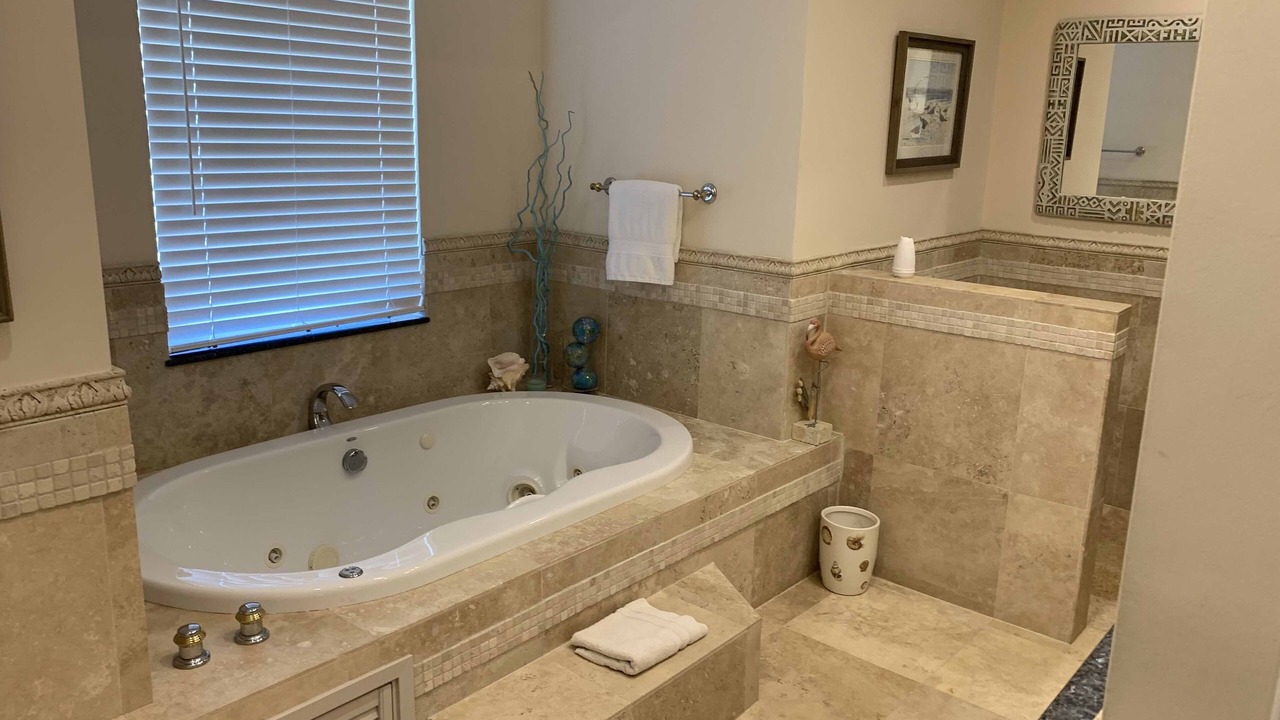Photo of Bathroom in Venetian Shores