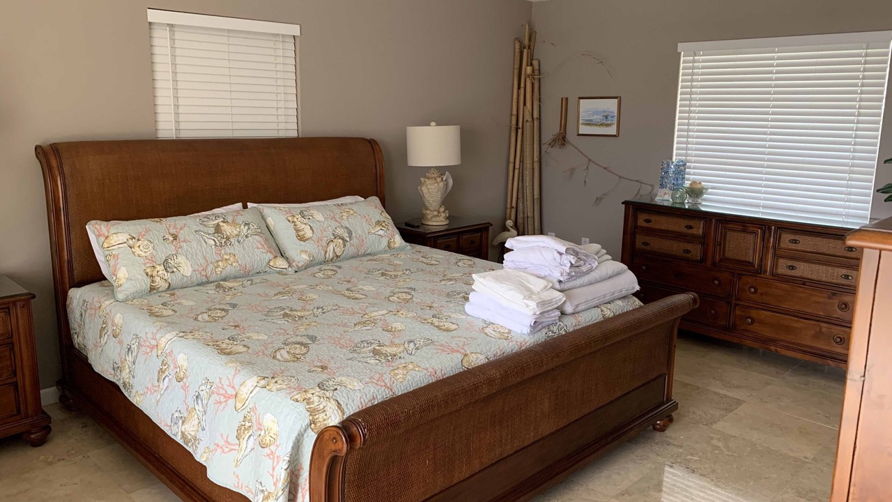 Photo of Bedroom in Venetian Shores