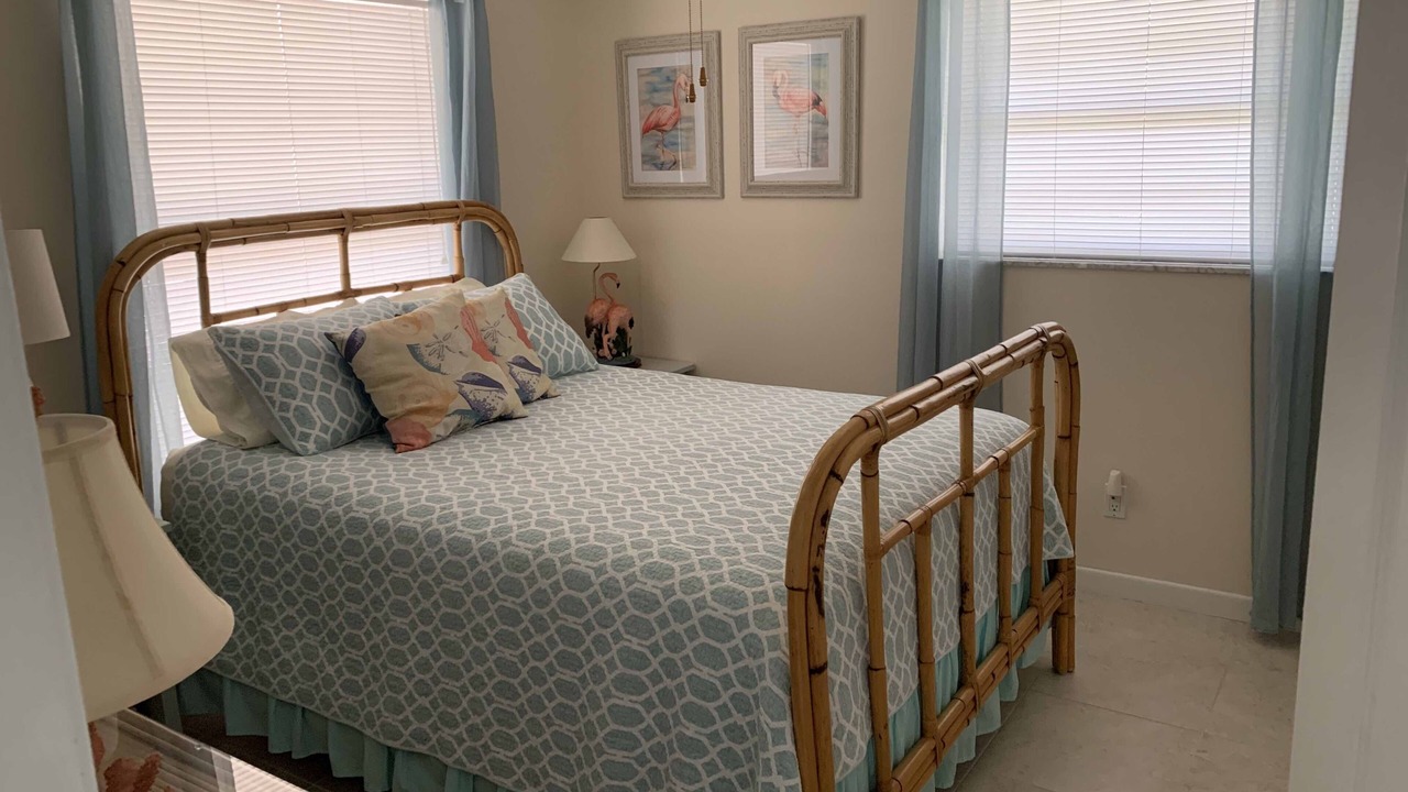 Photo of Bedroom in Venetian Shores