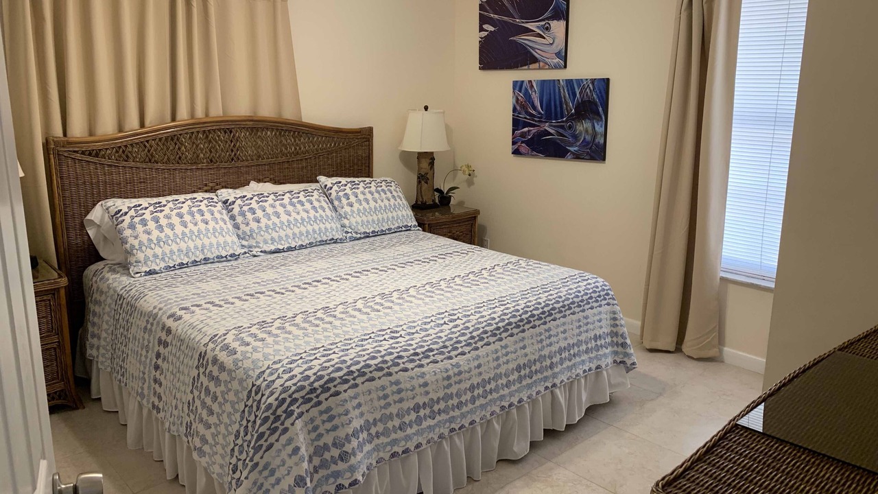 Photo of Bedroom in Venetian Shores