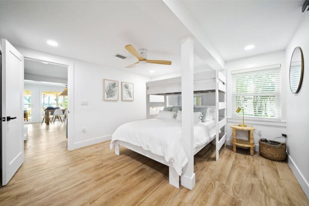 Photo of Bedroom in Tropic