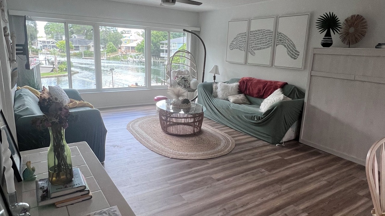 Photo of Livingroom in Springs at Kings Bay