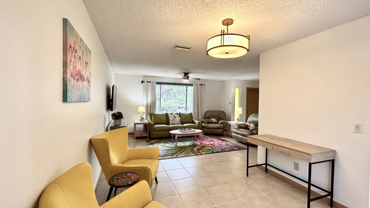 Photo of Livingroom in Lochmoor Waterway Estates