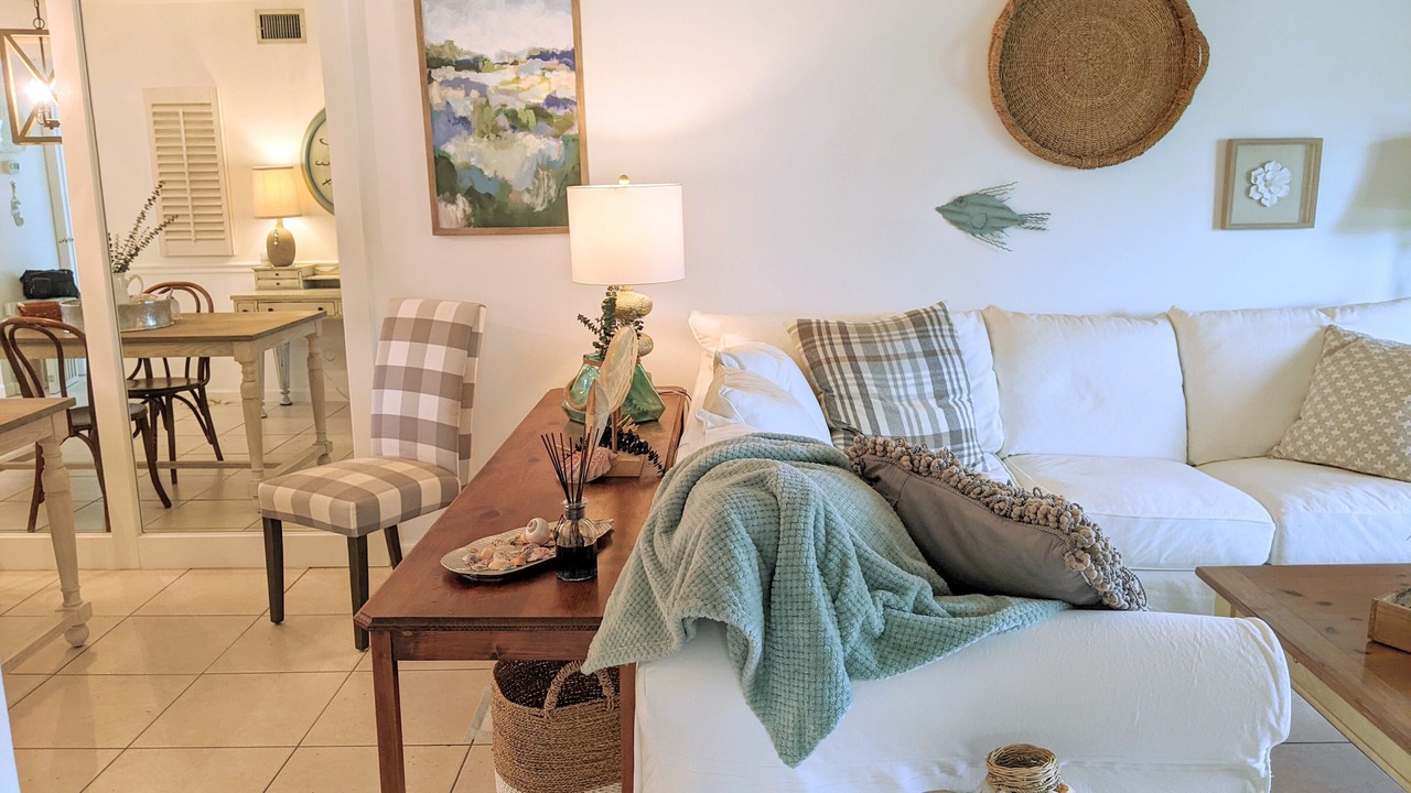 Photo of Livingroom in Stuart