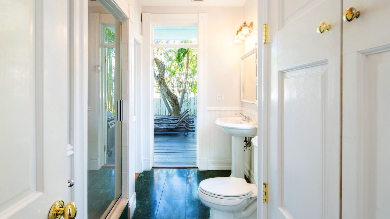 Photo of Bathroom in Midtown