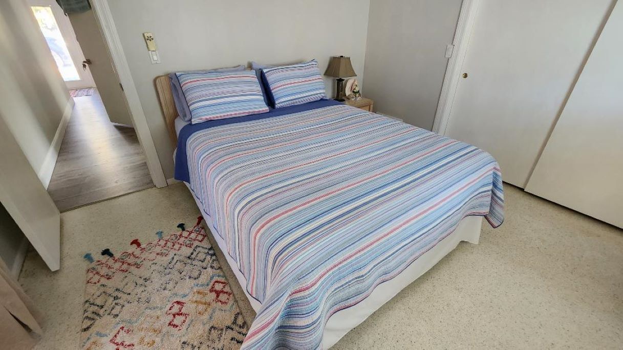 Photo of Bedroom in Golden Beach