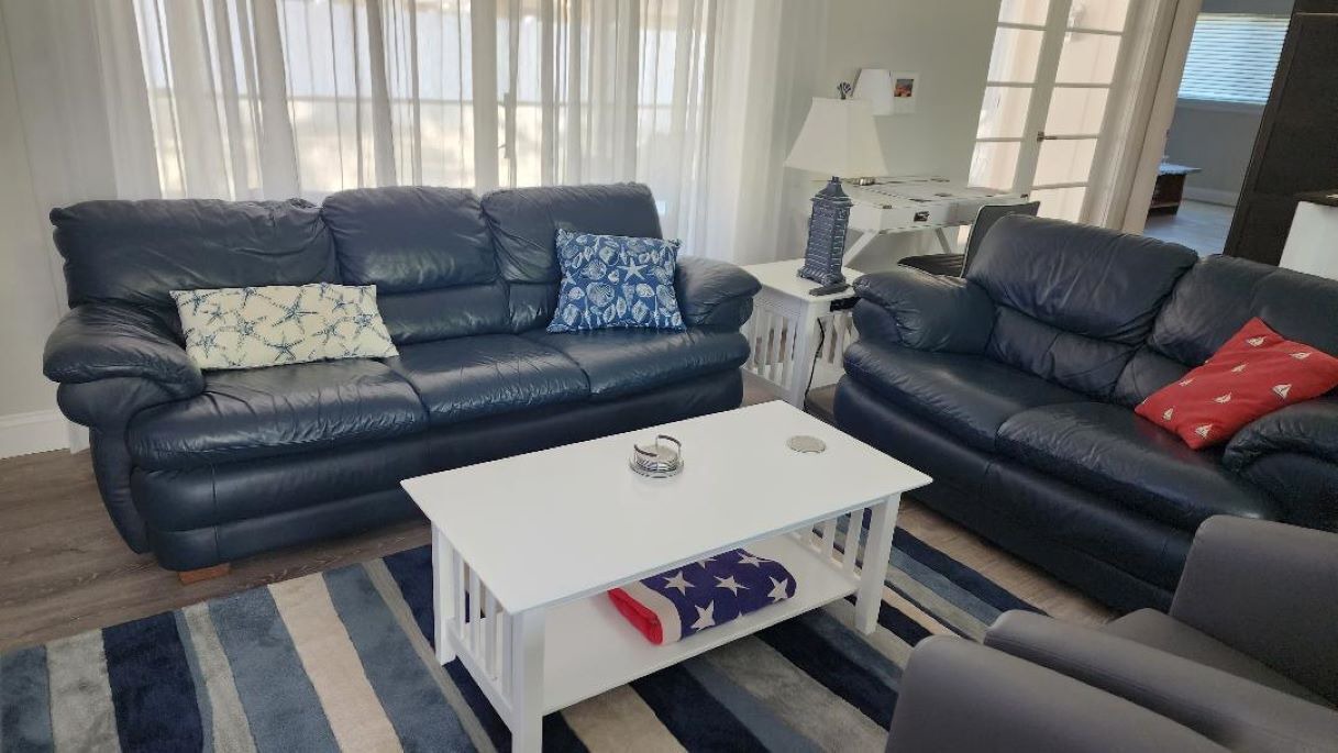 Photo of Livingroom in Golden Beach