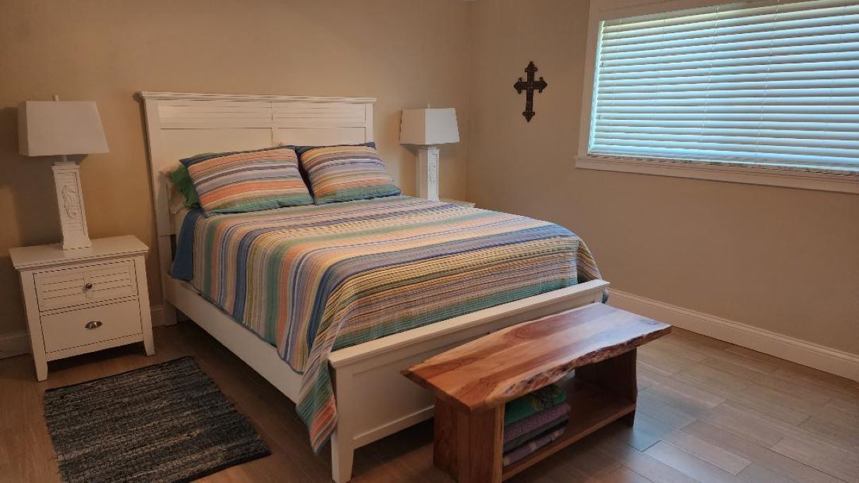 Photo of Bedroom in Golden Beach