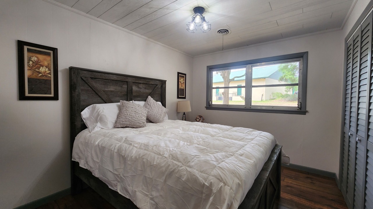 Photo of Bedroom in Silver Springs