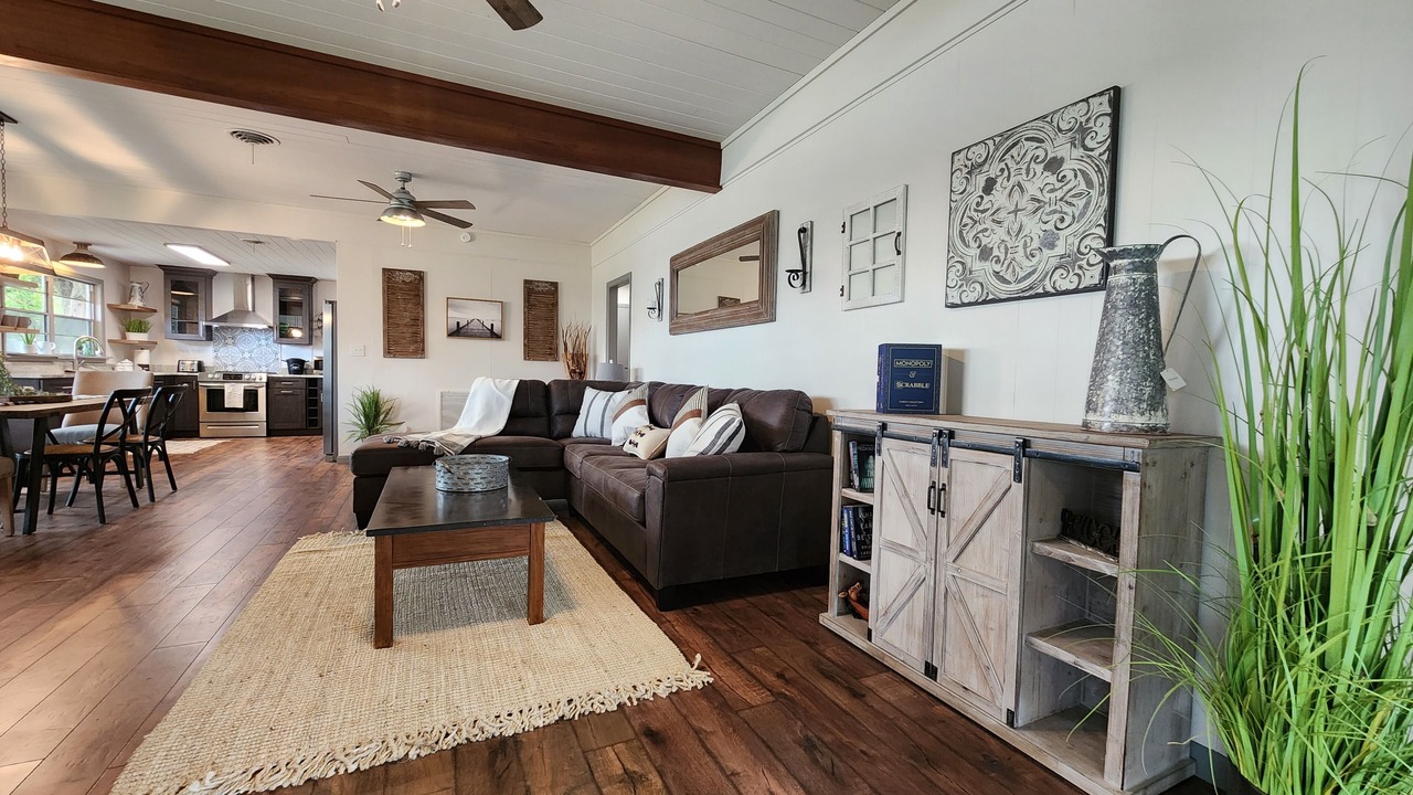 Photo of Livingroom in Silver Springs
