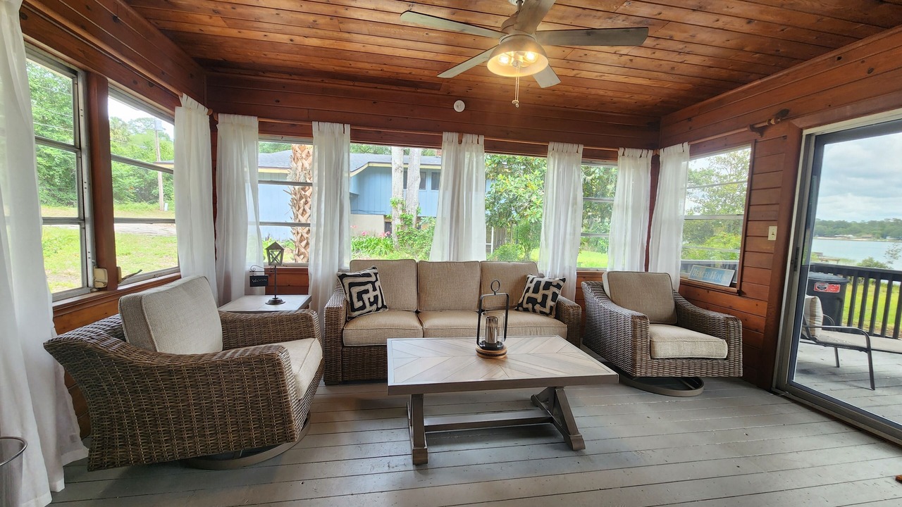 Photo of Livingroom in Silver Springs
