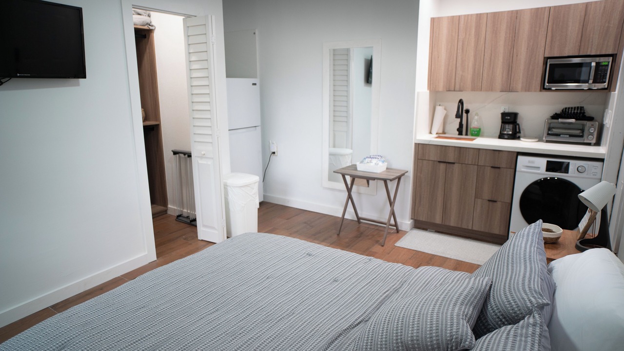 Photo of Bedroom in Allapattah