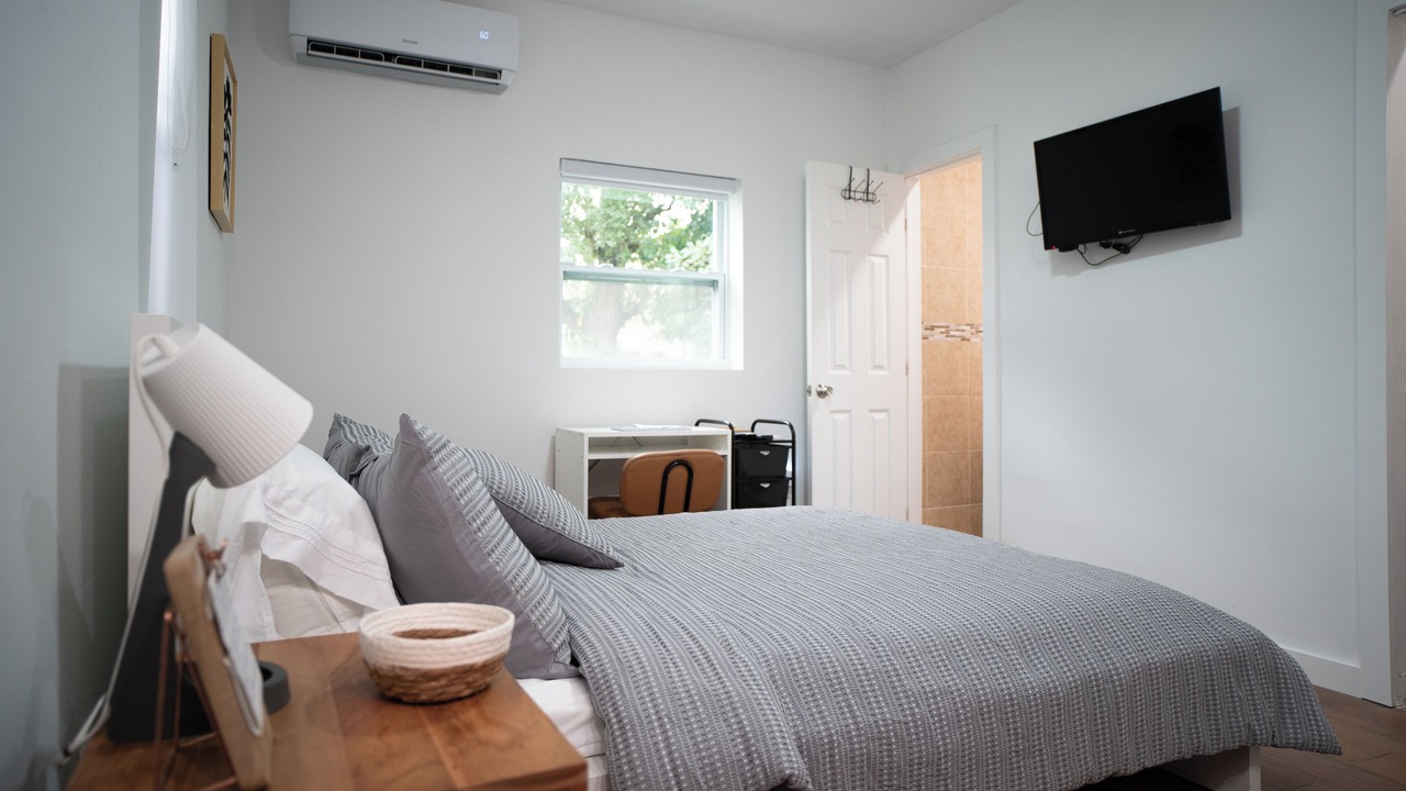 Photo of Bedroom in Allapattah