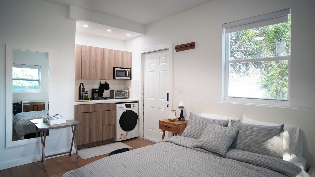Photo of Bedroom in Allapattah