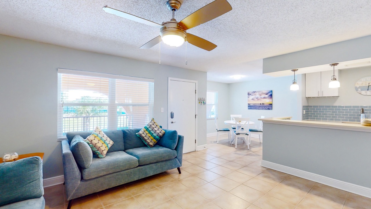 Photo of Livingroom in North Redington Beach