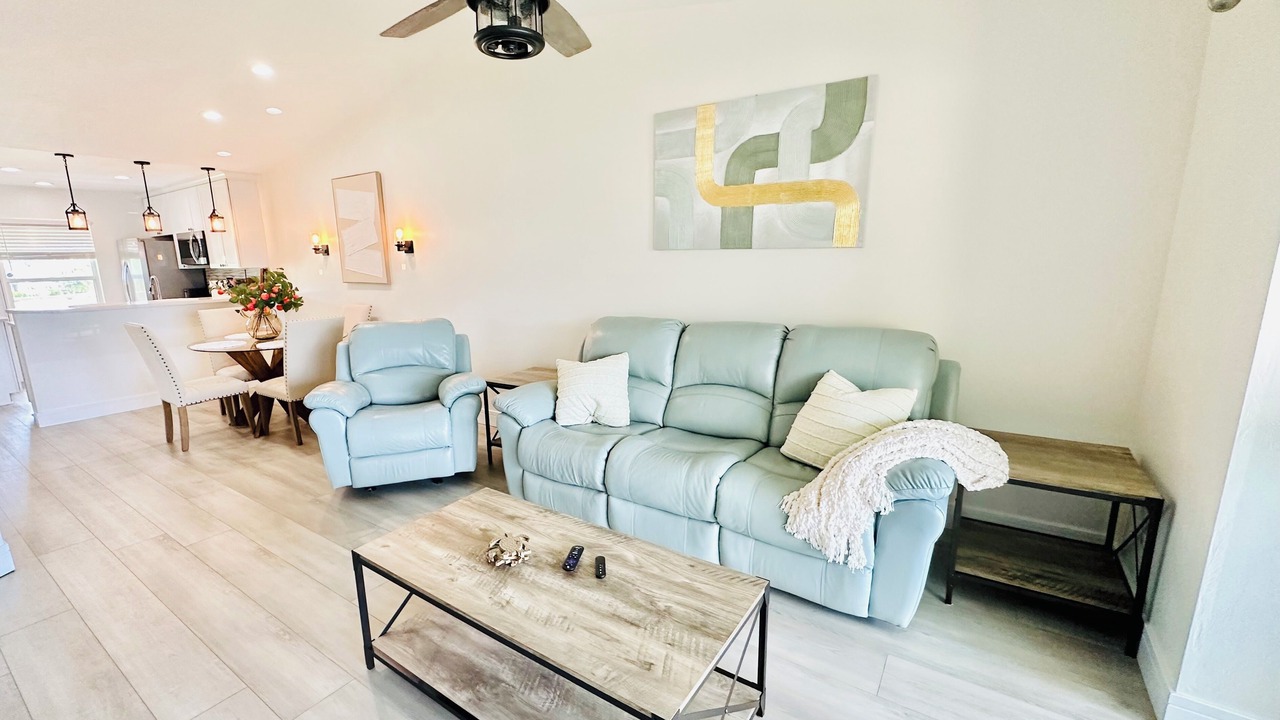 Photo of Livingroom in Hammock Bay