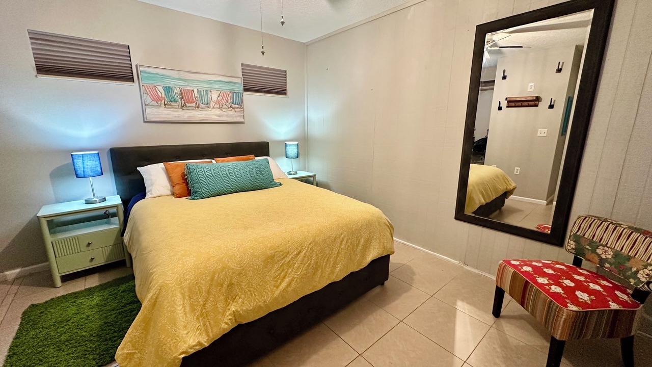 Photo of Bedroom in Old Northwood Historic District